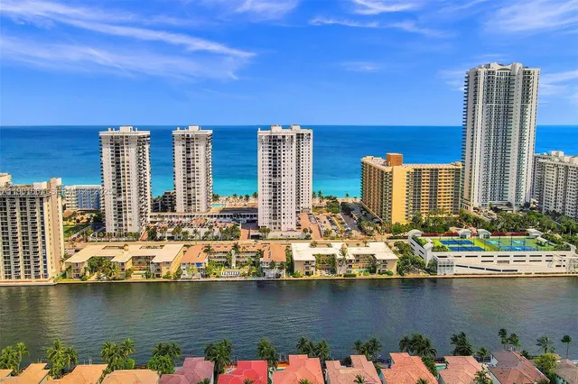 $3,250 | 2501 South Ocean Drive, Unit 1024, Hollywood, FL 33019