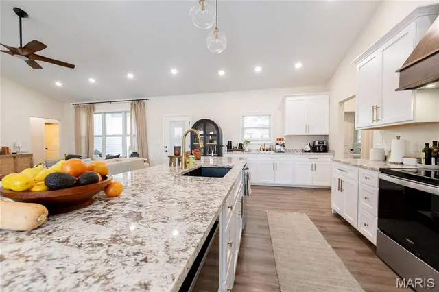 $449,000 | 233 Sunny Drive, Rolla, MO 65401