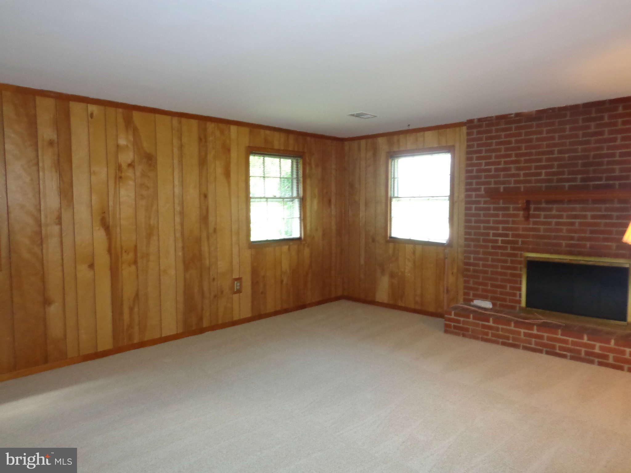 8207 Blairton Road Springfield, VA 22152 - Photo 19 of 21 Family Room