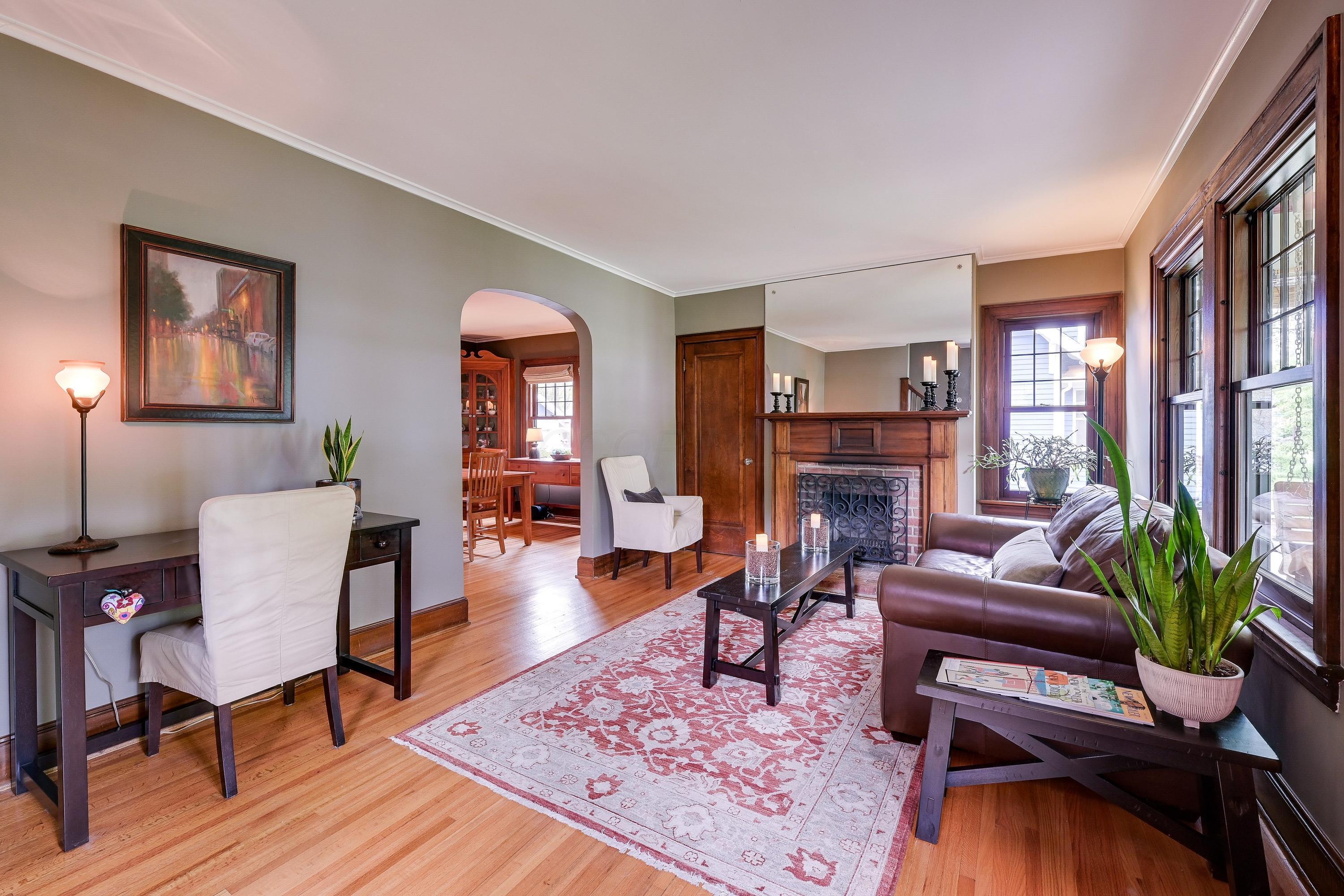 427 East Dunedin Road Columbus, OH 43214 - Photo 10 of 45