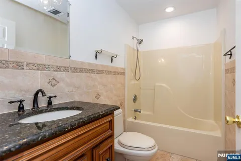 $479,000 | 200 Cambridge Court, Unit G100, Clifton, NJ 07014