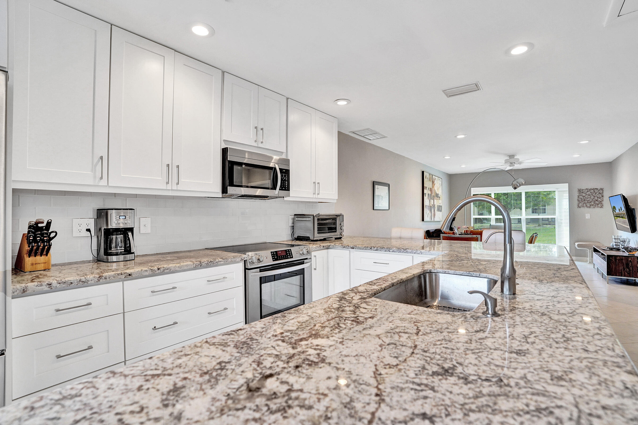 8620 Chevy Chase Drive Boca Raton, FL 33433 - Photo 3 of 44 DSC05808