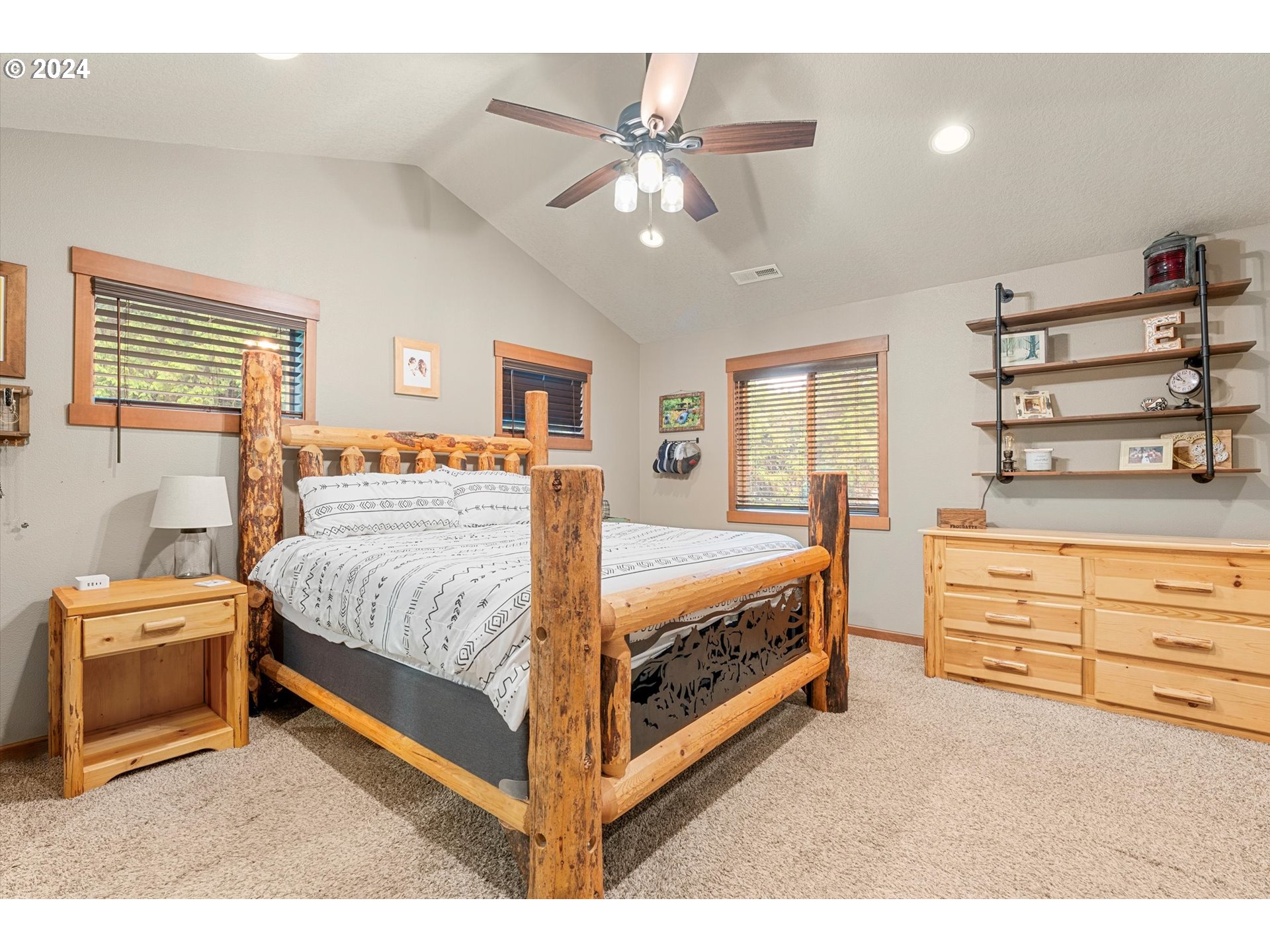 28247 South Moonridge Road Colton, OR 97017 - Photo 14 of 27 a bedroom with a bed and a dresser