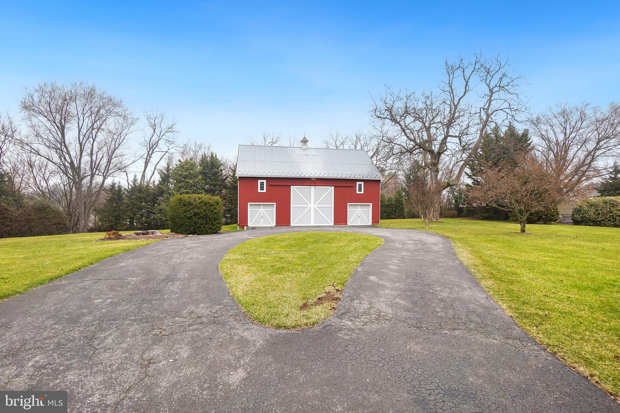 8901 Damascus Road Damascus, MD 20872 - Photo 41 of 50 Circular Driveway to Detached Barn