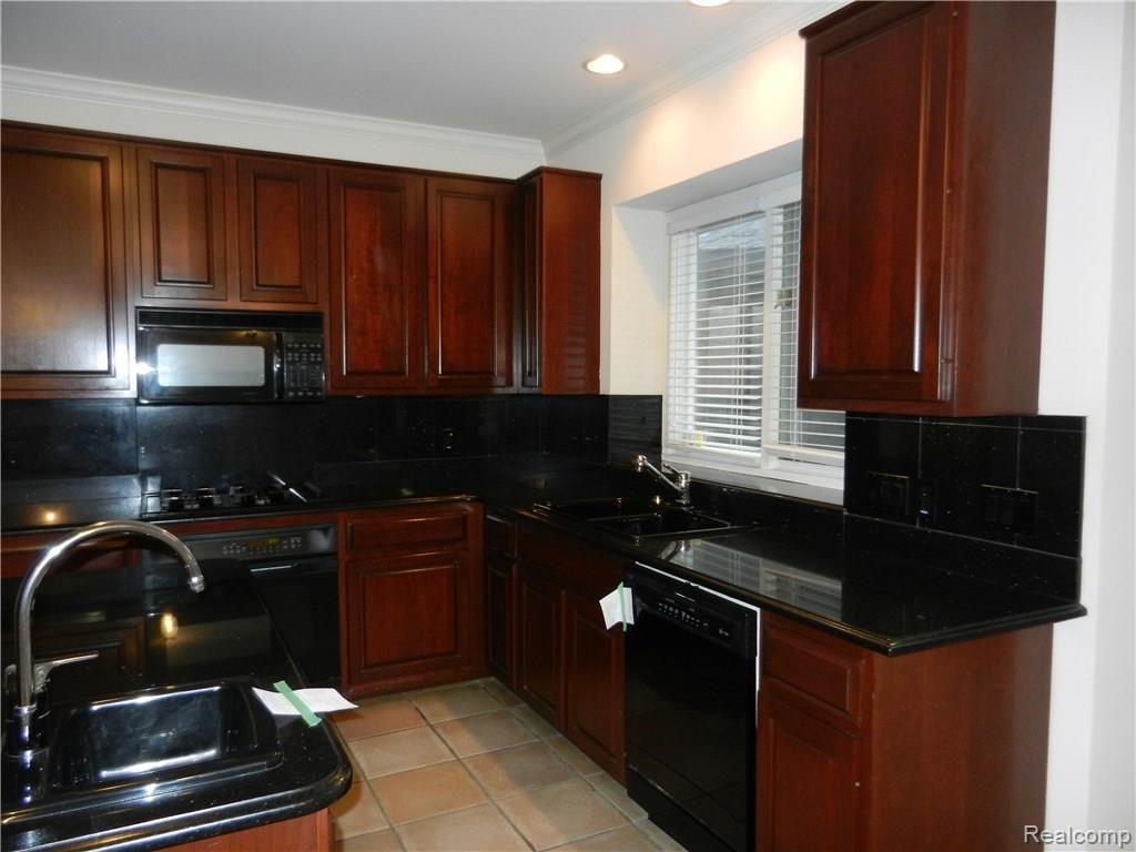 3706 Heron Ridge Drive Rochester Hills, MI 48309 - Photo 14 of 45