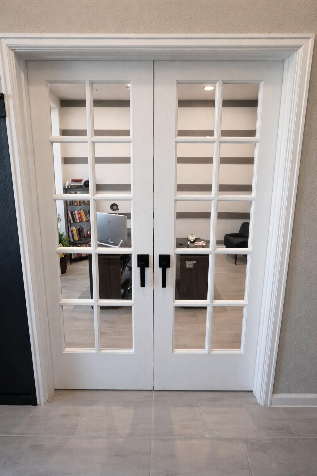4334 Redford Valley Road Rosharon, TX 77583 - Photo 9 of 44 a view of an empty room with empty racks