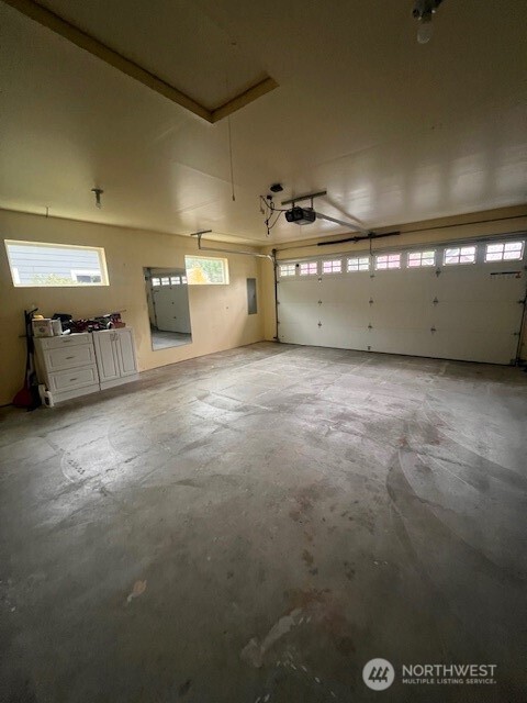 160 East Soderberg Road, Unit H23 Allyn, WA 98524 - Photo 16 of 20 a view of a livingroom with furniture