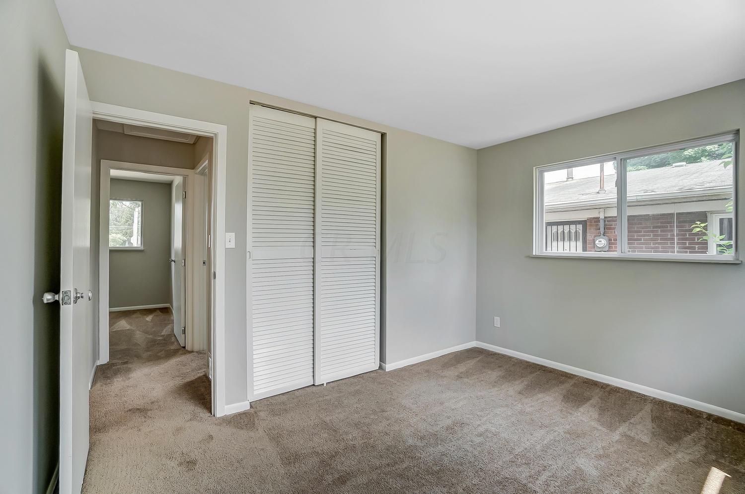 1289 Smith Road Columbus, OH 43207 - Photo 12 of 33