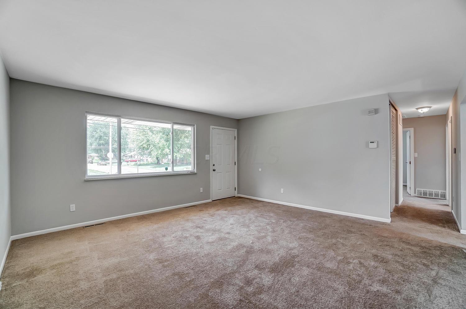 1289 Smith Road Columbus, OH 43207 - Photo 4 of 33