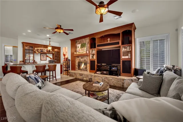 $2,480,000 | 8137 Desert Jewel Circle, Las Vegas, NV 89128