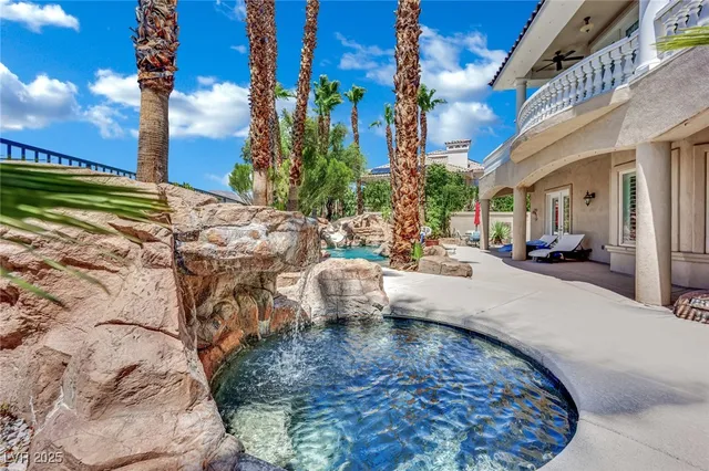 $2,480,000 | 8137 Desert Jewel Circle, Las Vegas, NV 89128