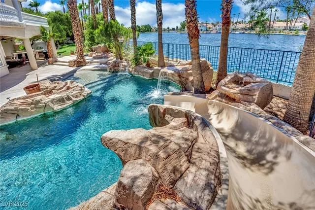 $2,480,000 | 8137 Desert Jewel Circle, Las Vegas, NV 89128