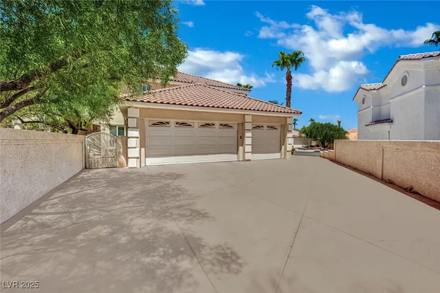 $2,480,000 | 8137 Desert Jewel Circle, Las Vegas, NV 89128