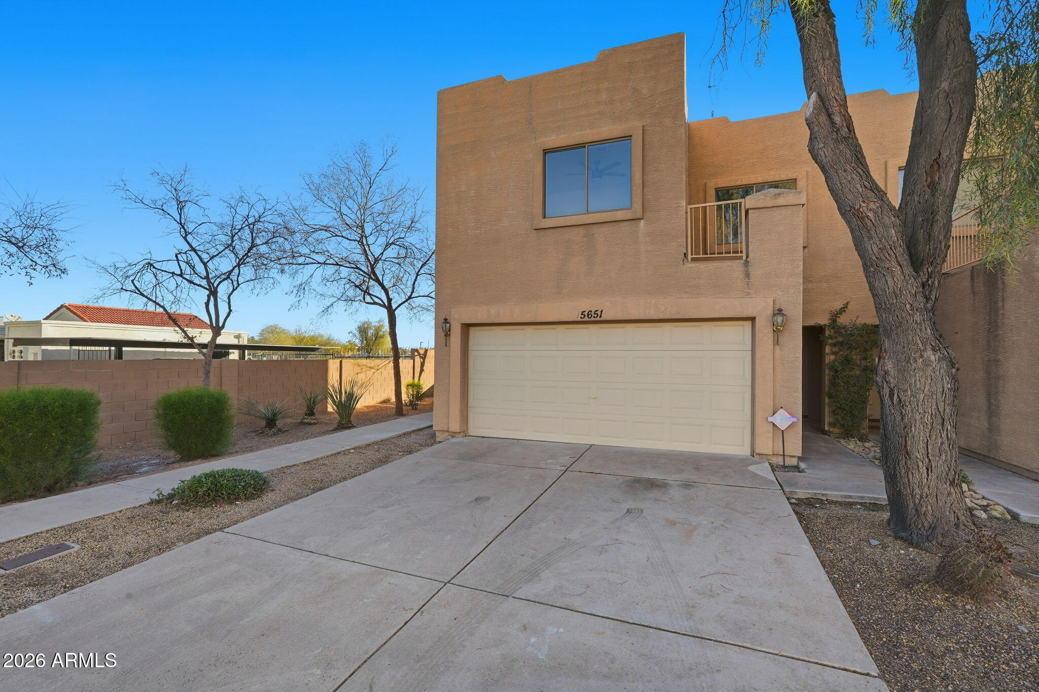 15651 North 29th Way Phoenix, AZ 85032 - Photo 2 of 34 002_ListerPros