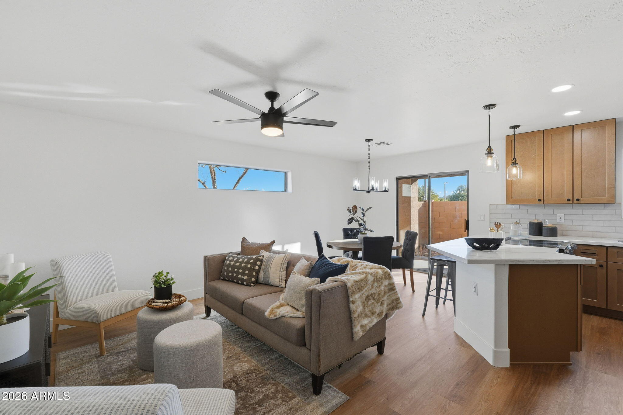 15651 North 29th Way Phoenix, AZ 85032 - Photo 4 of 34 004_ListerPros