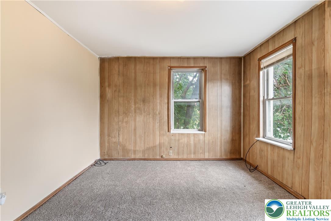 339 East Howe Street Allentown, PA 18109 - Photo 22 of 35 an empty room with windows