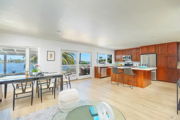 $1,595,000 | 45 Del Oro Lagoon, Novato, CA 94949