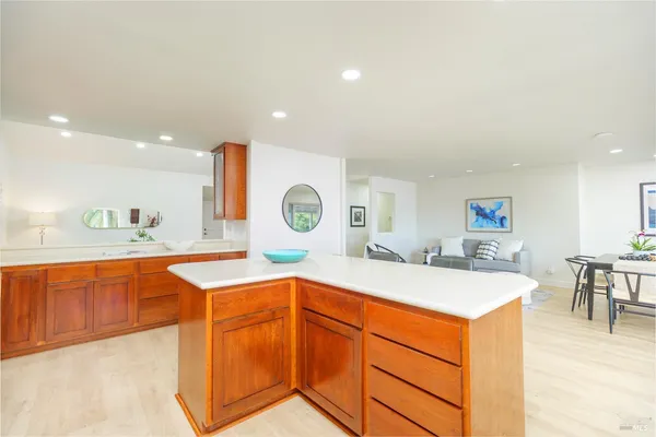 $1,595,000 | 45 Del Oro Lagoon, Novato, CA 94949