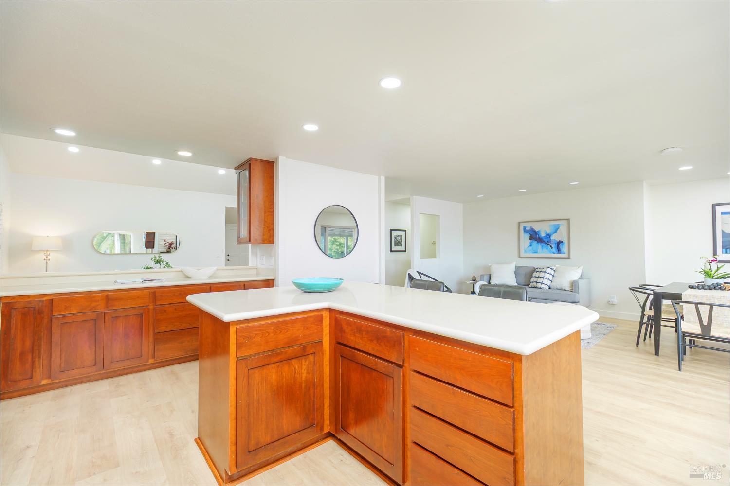 45 Del Oro Lagoon Novato, CA 94949 - Photo 16 of 37