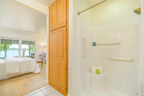 $1,595,000 | 45 Del Oro Lagoon, Novato, CA 94949