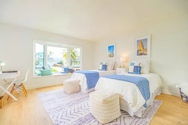 $1,595,000 | 45 Del Oro Lagoon, Novato, CA 94949