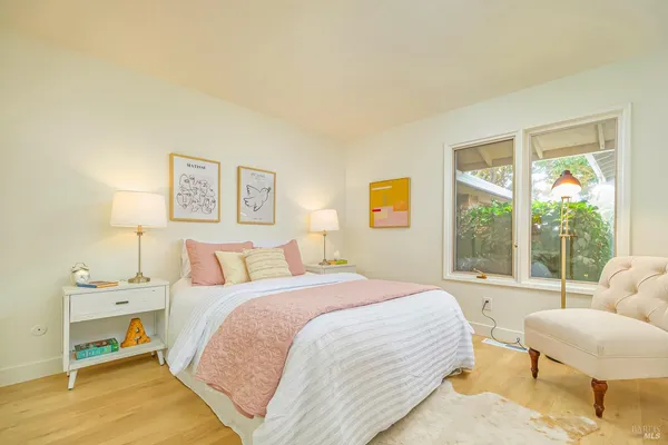 $1,595,000 | 45 Del Oro Lagoon, Novato, CA 94949
