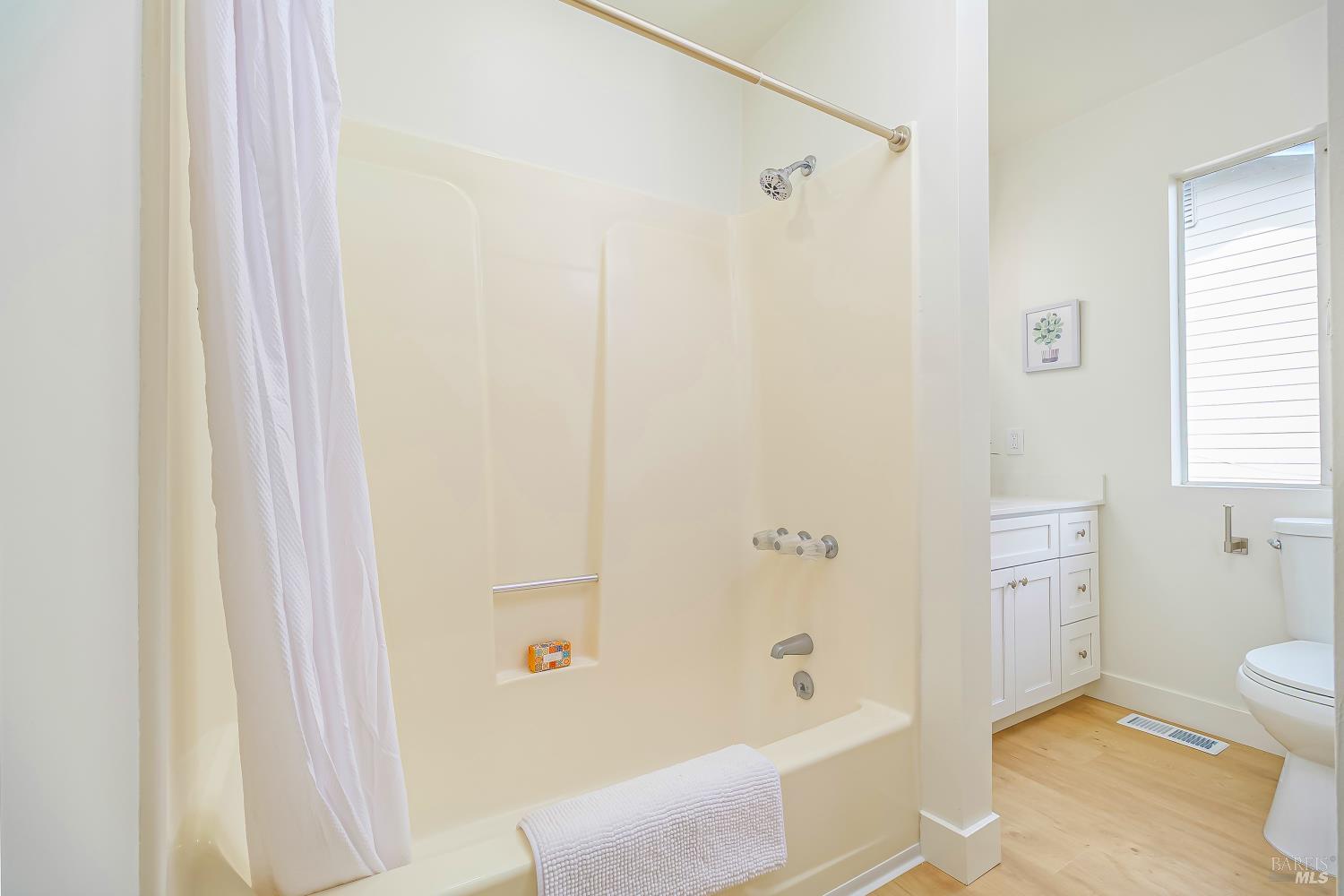 45 Del Oro Lagoon Novato, CA 94949 - Photo 30 of 37