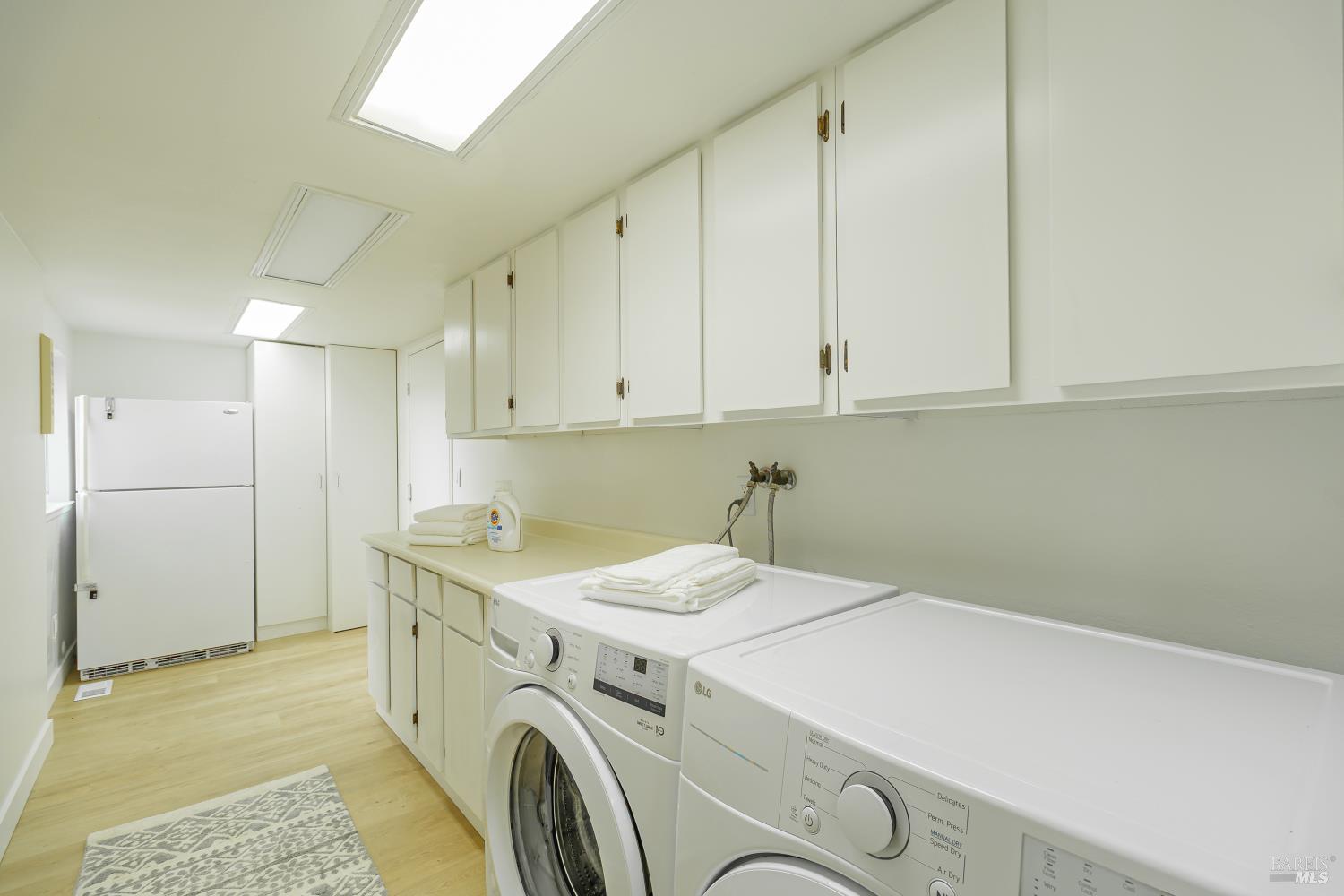 45 Del Oro Lagoon Novato, CA 94949 - Photo 32 of 37