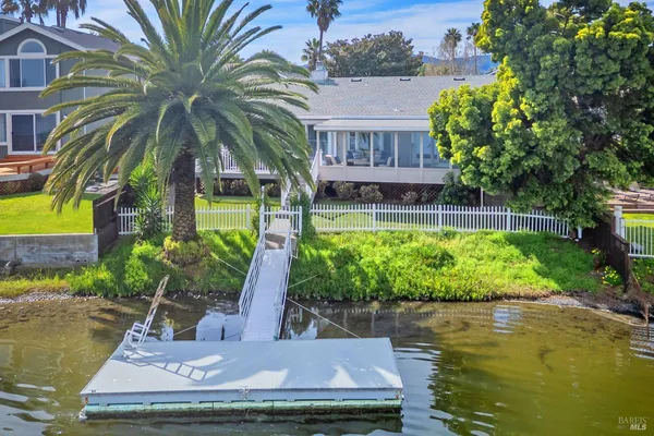 $1,595,000 | 45 Del Oro Lagoon, Novato, CA 94949
