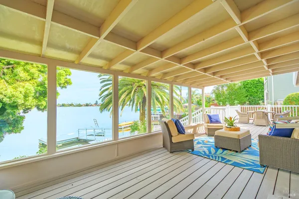 $1,595,000 | 45 Del Oro Lagoon, Novato, CA 94949