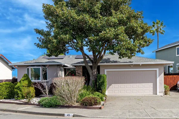 $1,595,000 | 45 Del Oro Lagoon, Novato, CA 94949