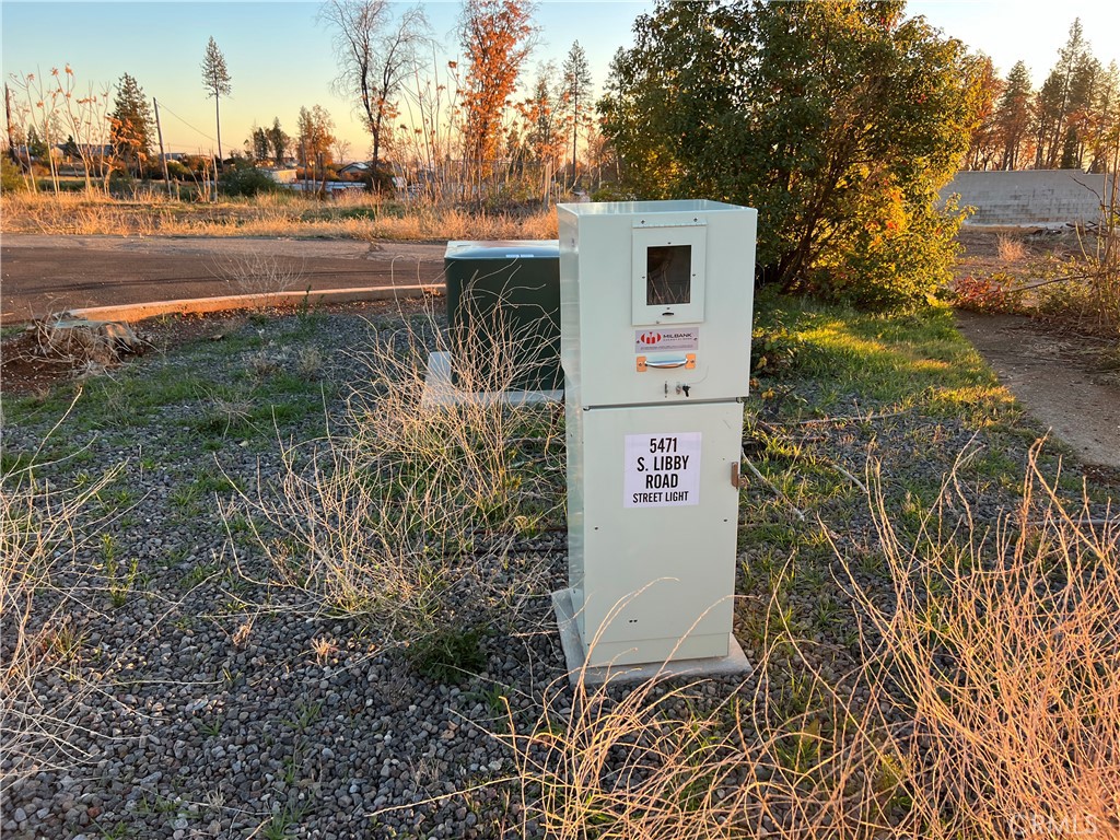 5471 South Libby Road Paradise, CA 95969 - Photo 8 of 21 a view of a yard with plants