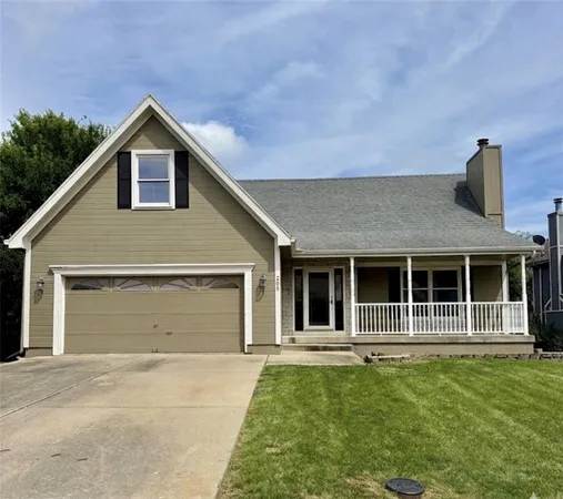 $299,999 | 205 North Highland Drive, Raymore, MO 64083