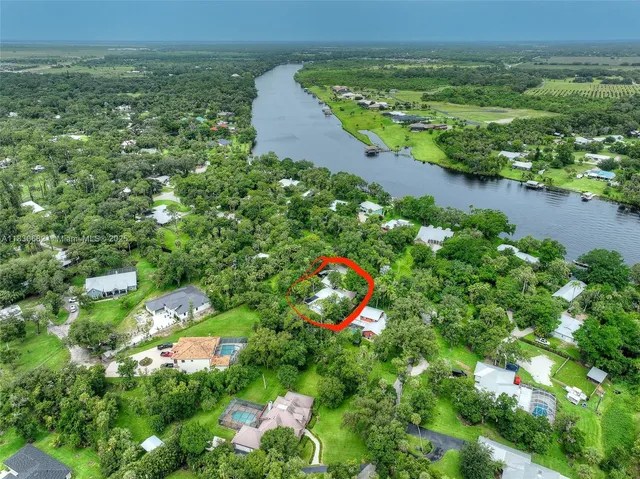 $429,000 | 369 Caloosa Drive, LaBelle, FL 33935