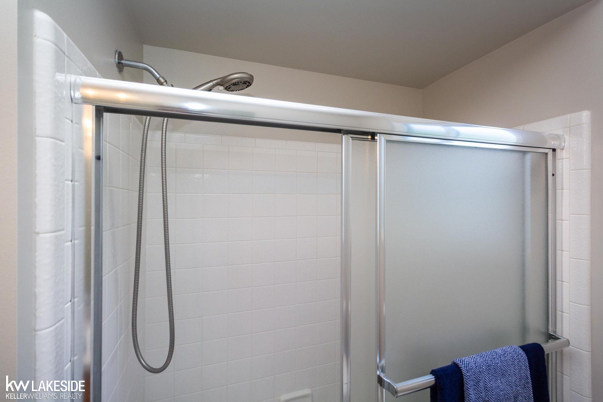 2925 Manorwood Road Troy, MI 48085 - Photo 36 of 70 50184901-6cfac23d-ed8f-4187-a571-031c89b7f12a.JPG