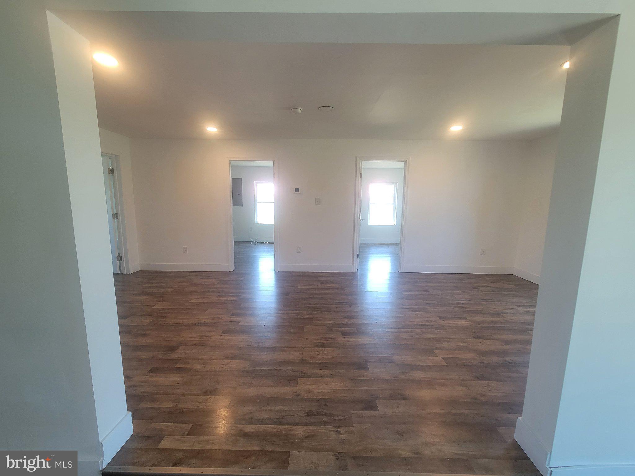 4658 White Marsh Road Madison, MD 21648 - Photo 17 of 25 Spacious, light-filled living area.
