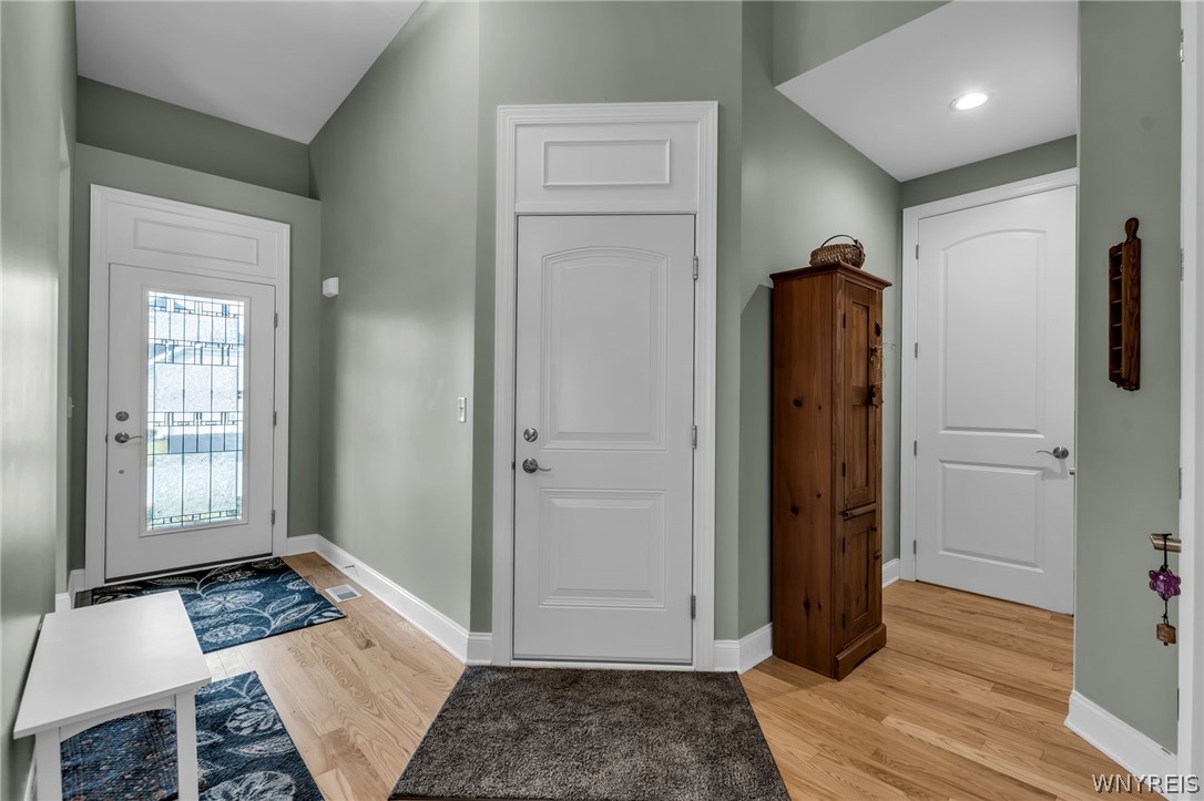 35 Raine Drive Amherst, NY 14221 - Photo 5 of 46