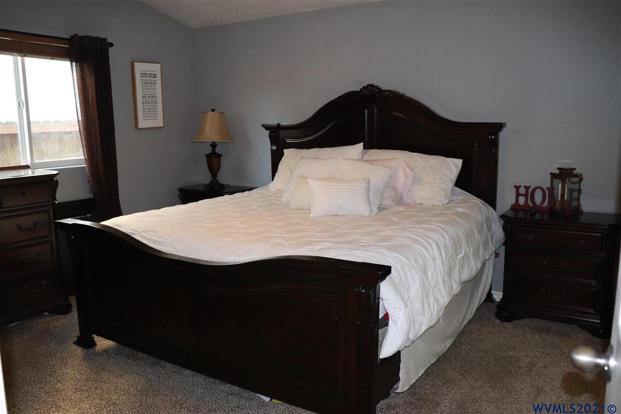 256 Independence Way Independence, OR 97351 - Photo 11 of 20 Gallery Image 11