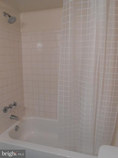 2911 Charing Cross Road, Unit 15 Falls Church, VA 22042 - Photo 16 of 21 Bath