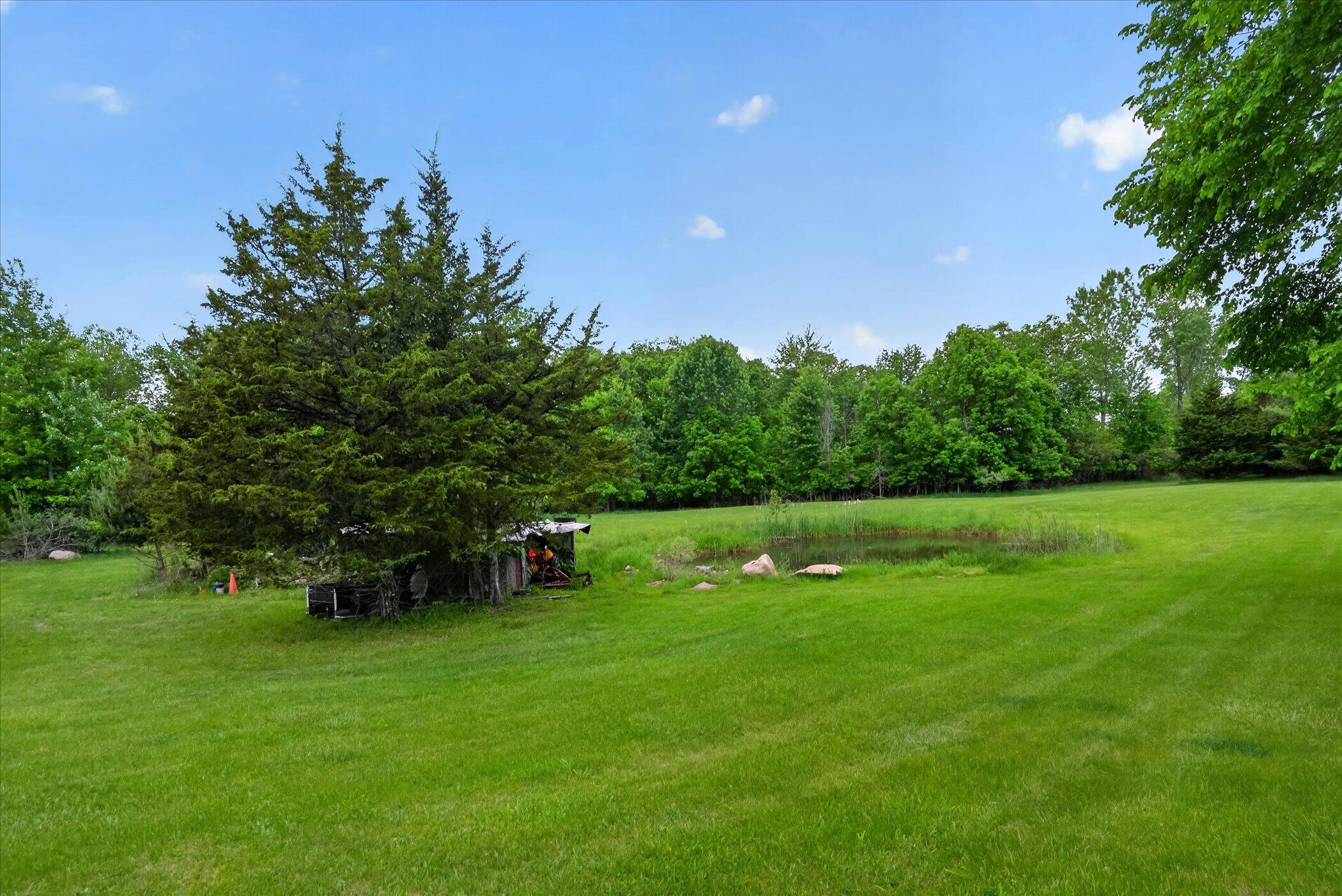 5569 South Corey Road Perry, MI 48872 - Photo 30 of 61 39-5569-S-Corey-Rd-Perry-MI-48872-Window