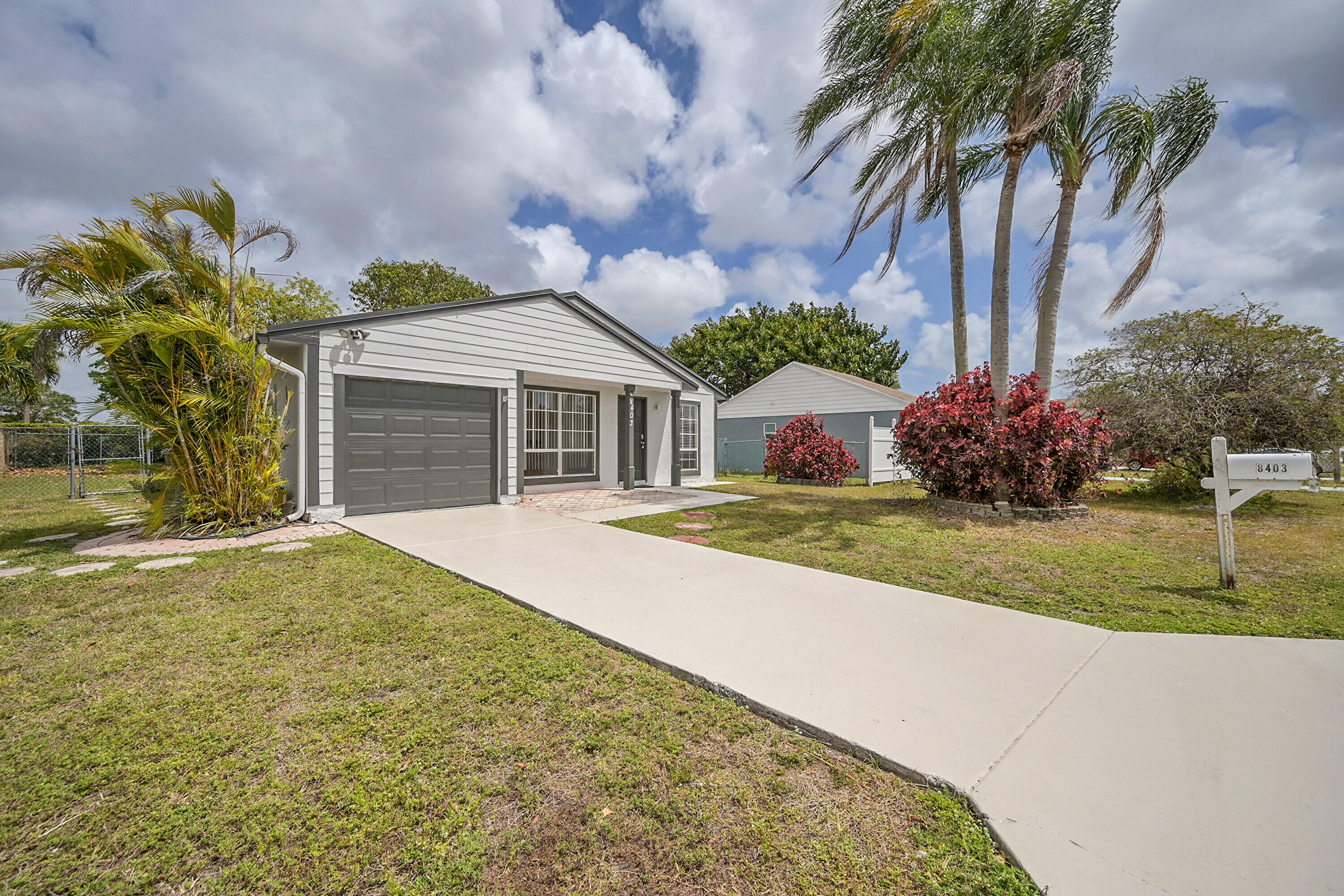 8403 Garden Gate Place Boca Raton, FL 33433 - Photo 3 of 28 04_0 (4)