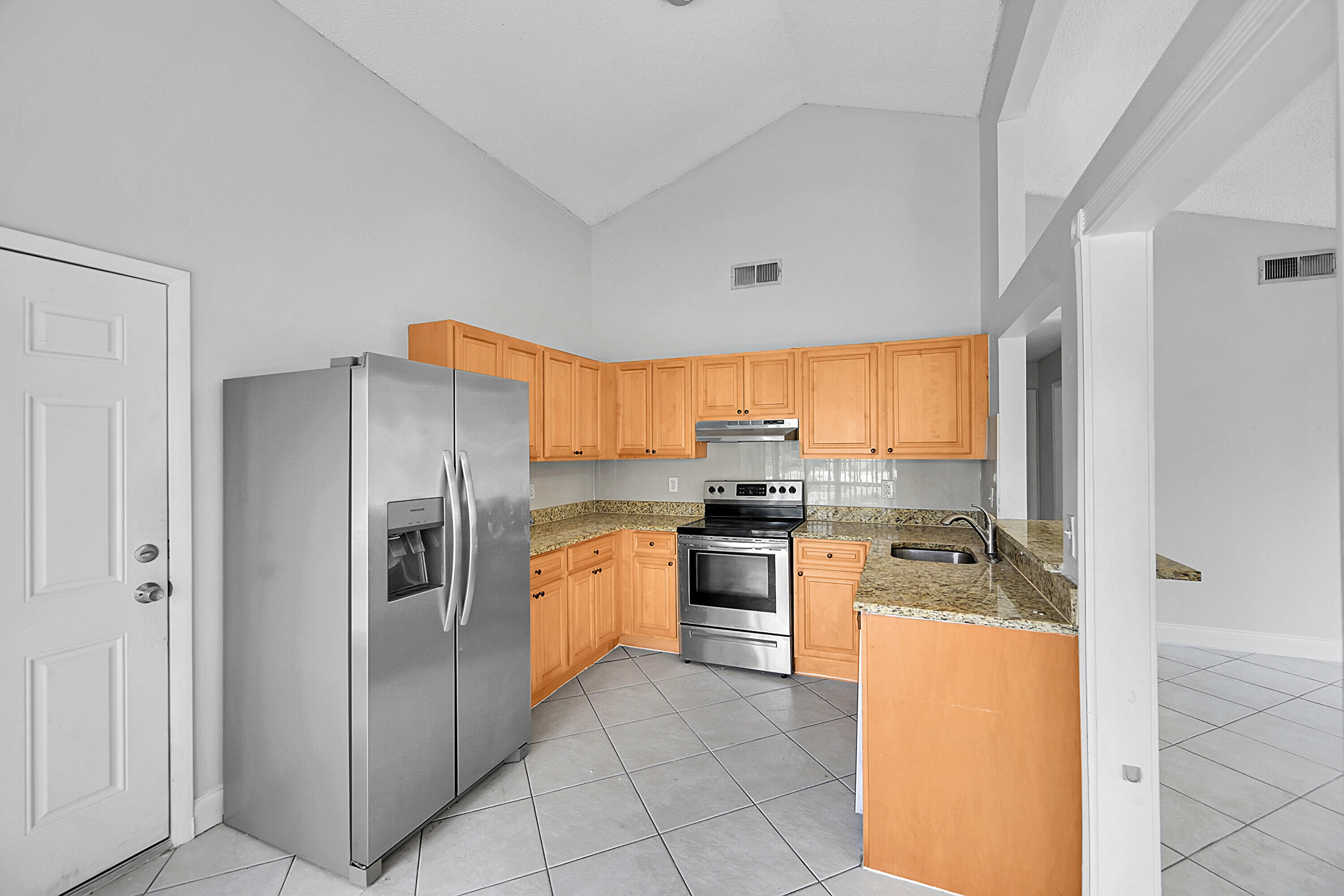 8403 Garden Gate Place Boca Raton, FL 33433 - Photo 5 of 28 10_0 (10)