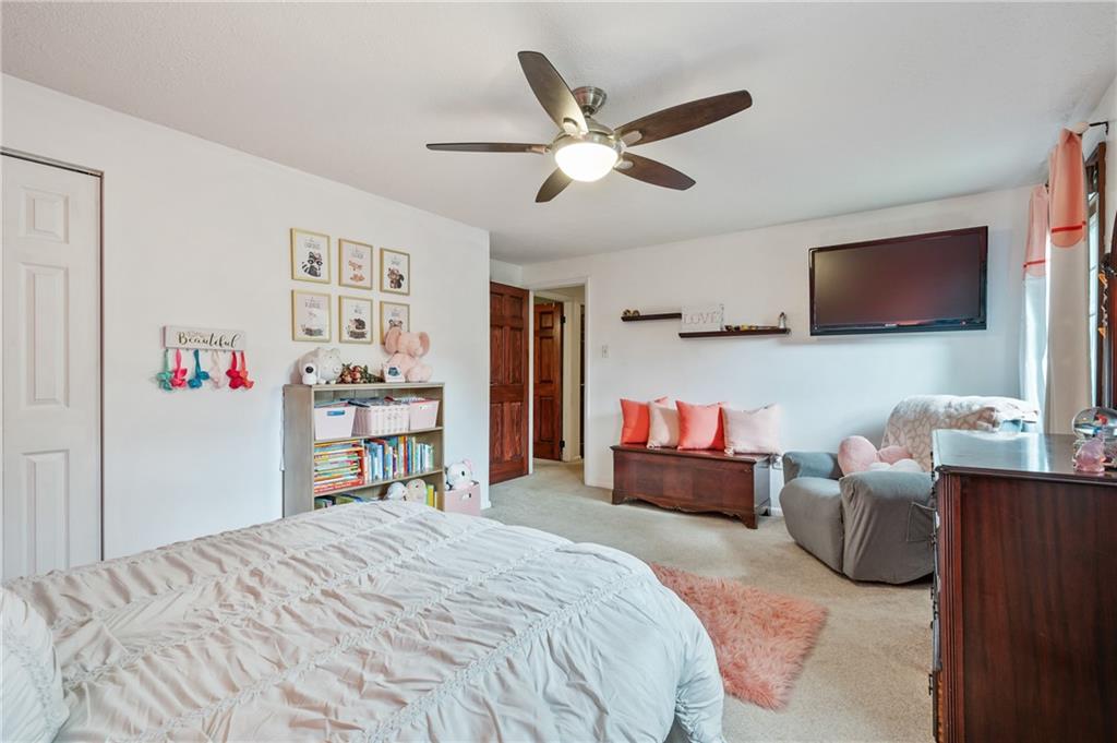 100 Farmingdale Road Wexford, PA 15090 - Photo 17 of 23 Gallery Image 17