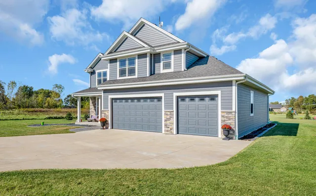 $779,000 | W2464 Leasure Way, East Troy, WI 53120