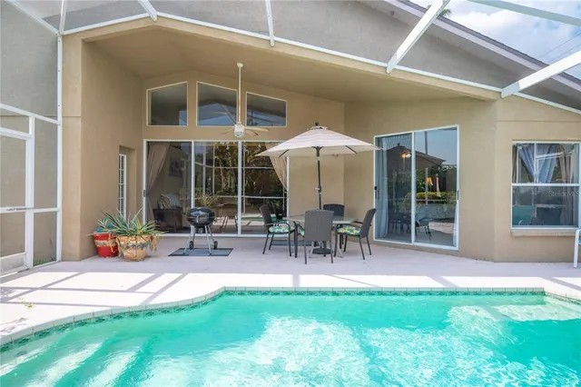 a view of outdoor space yard and porch