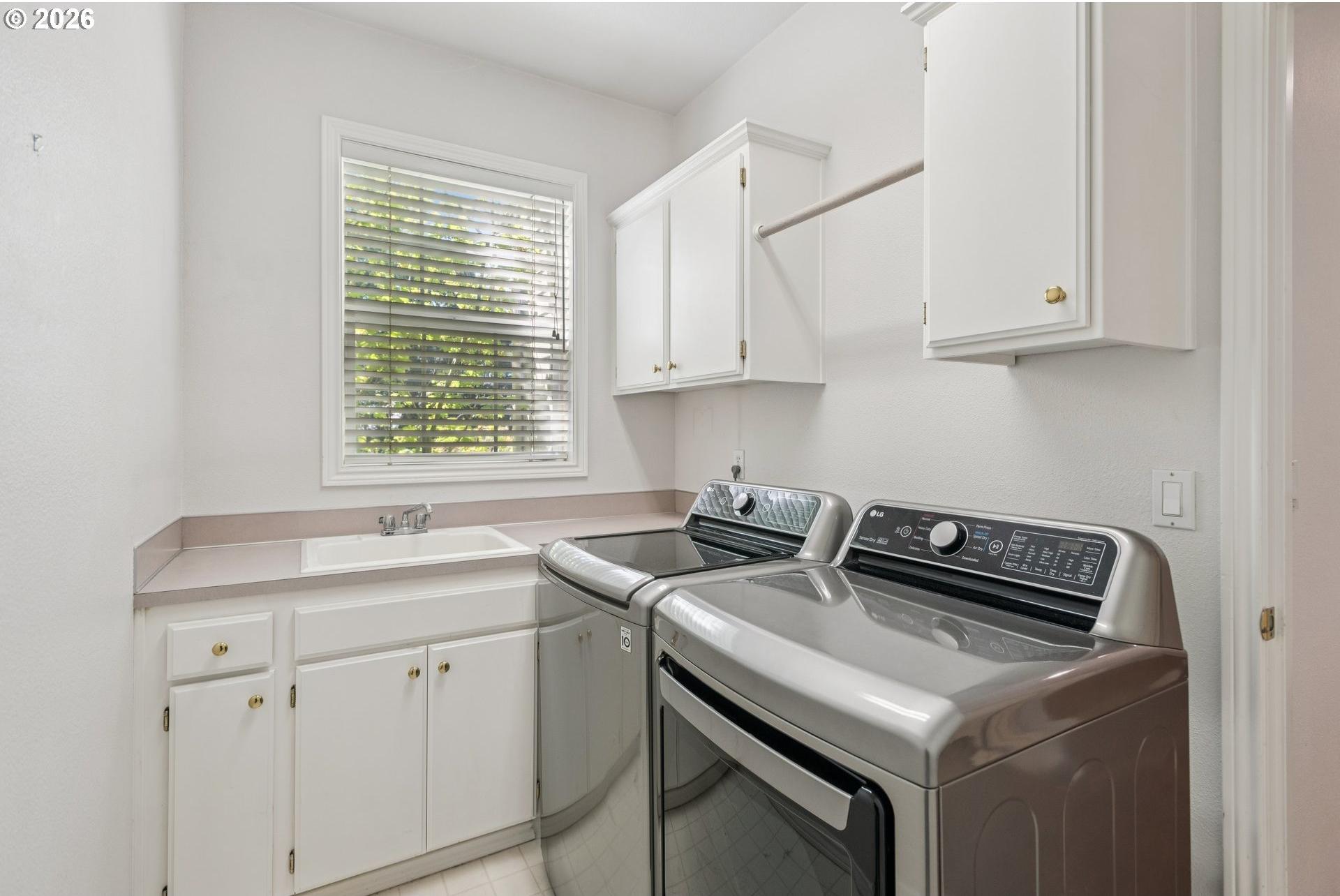 5633 Southwest Kruse Ridge Drive Portland, OR 97219 - Photo 23 of 27 Gallery Image 23