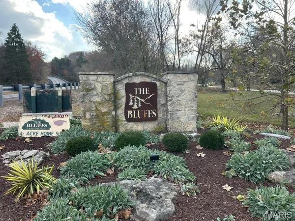 $45,000 | 60 Bluffs Drive, Unit 60, Eureka, MO 63025