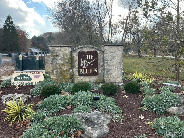 $45,000 | 60 Bluffs Drive, Unit 60, Eureka, MO 63025