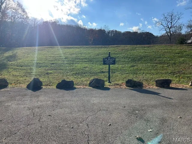 $45,000 | 60 Bluffs Drive, Unit 60, Eureka, MO 63025