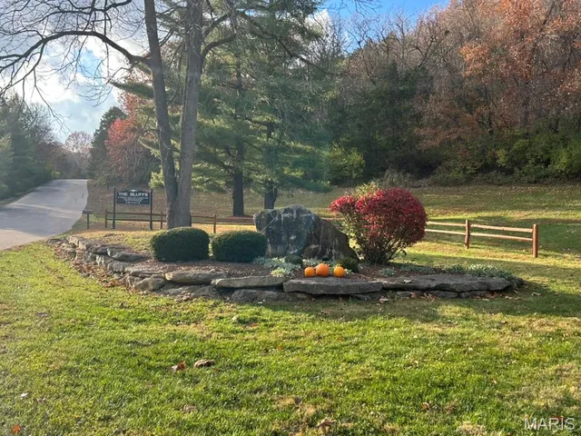 $45,000 | 60 Bluffs Drive, Unit 60, Eureka, MO 63025
